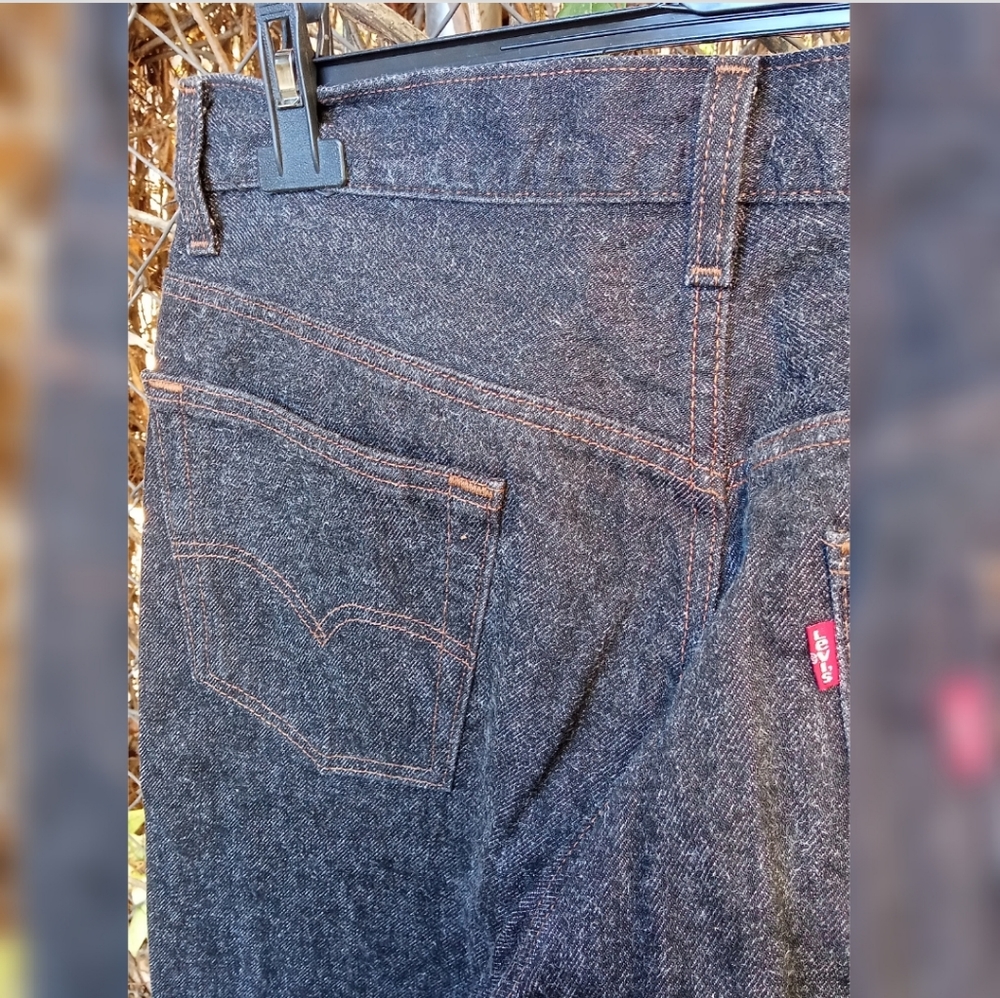 Levi's Original Mom Retro Jeans - Picture 8 of 11